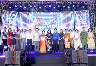 Bùng nổ sắc màu tại sân khấu Chào Tân Sinh viên năm 2026 của Trường Cao đẳng Sư phạm Trung ương