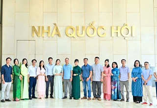 Chi bộ Khoa Nghệ thuật tổ chức buổi sinh hoạt chuyên đề tháng 6 năm 2026: Thăm quan và học tập truyền thống Cách mạng tại nhà Quốc Hội
