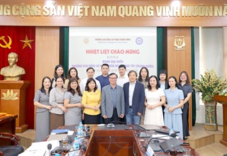 Trường Cao đẳng Sư phạm Trung ương tiếp đoàn chuyên gia Trưởng Cao đẳng Sư phạm Mầm non Quảng Tây (Trung Quốc)