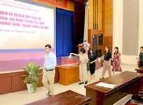 Trường Cao đẳng Sư phạm Trung ương tưởng niệm và quyên góp ủng hộ các nạn nhân, gia đình trong vụ cháy tại phường Khương Đình, quận Thanh Xuân, Hà Nội